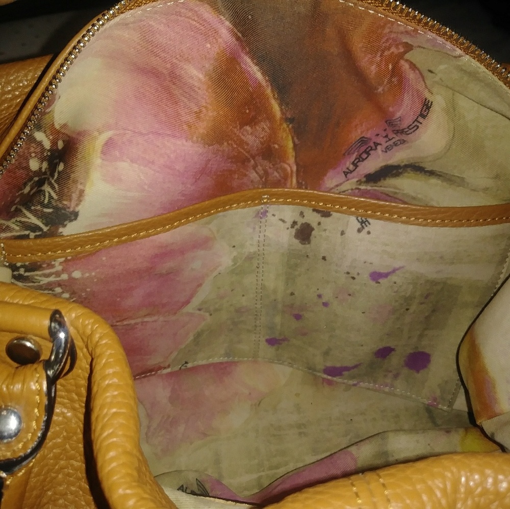 Handbag - Picture 5 of 8